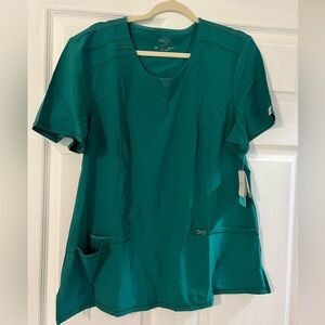 Women’s Cherokee Infinity scrub top. Size XL. Hunter green.